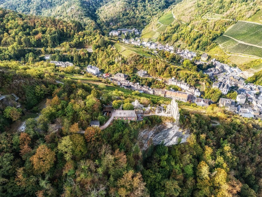 Beilstein village and castle ruins on the Moselle